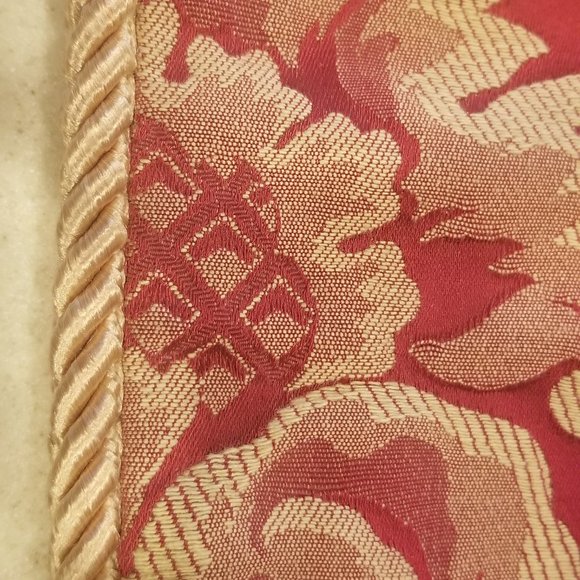 RARE AUSTIN HORN CHRISTMAS HOLIDAY RED & GOLD TABLE RUNNER CENTERPIECE TASSEL - Picture 2 of 16